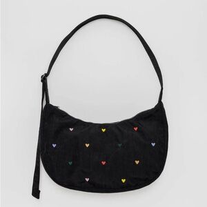 BAGGU Medium Nylon Crescent Bag - Embroidered Hearts
